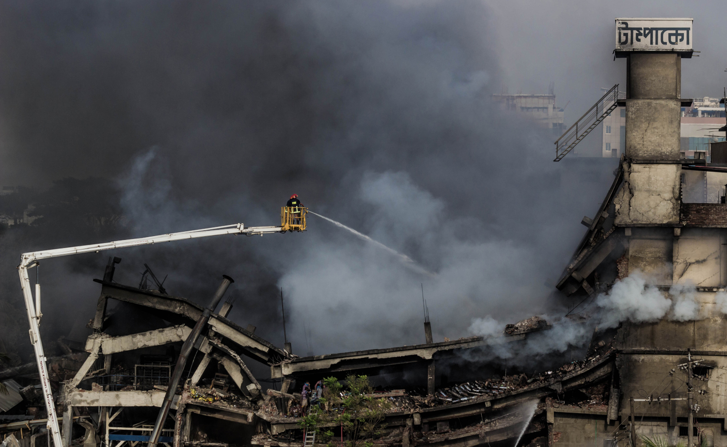 Image of the fire at Tampaco Foils Factory, Bangladesh, where at least 41 workers were killed.